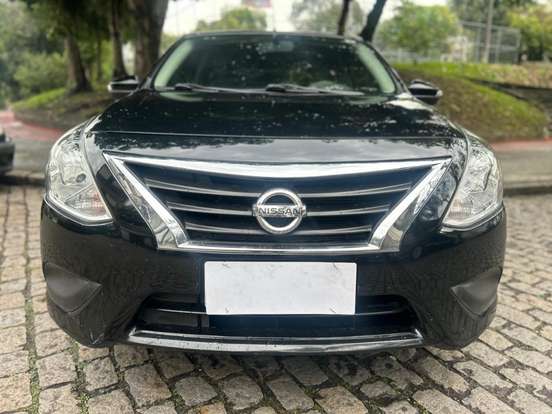 NISSAN-VERSA-2019