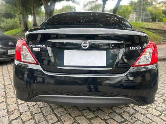 NISSAN-VERSA-2019