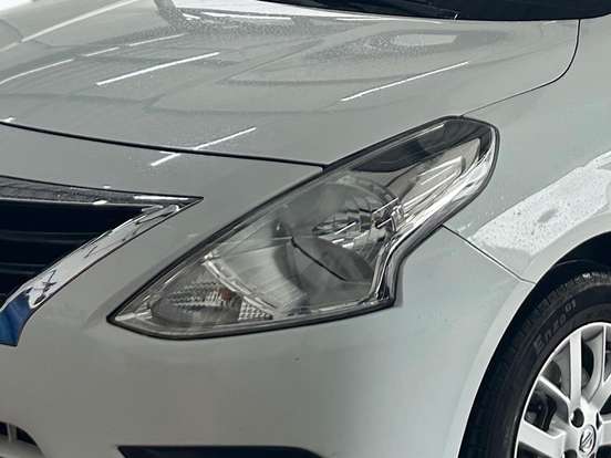 NISSAN-VERSA-2020