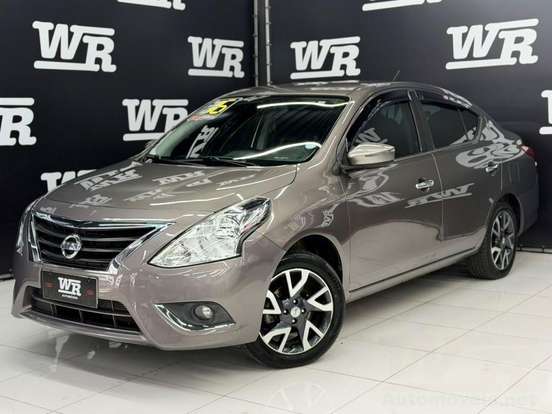NISSAN-VERSA-2016