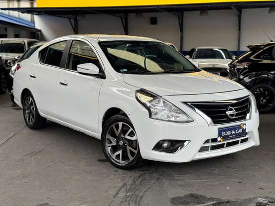 NISSAN-VERSA-2015