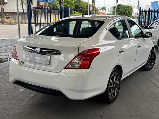 NISSAN-VERSA-2015