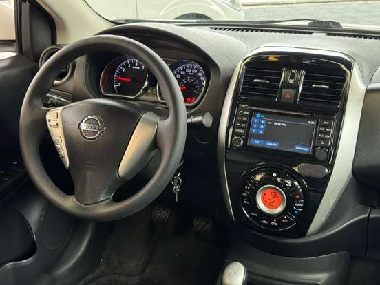 NISSAN-VERSA-1.6 16V FLEXSTART UNIQUE 4P MANUAL NISSAN-VERSA-2015