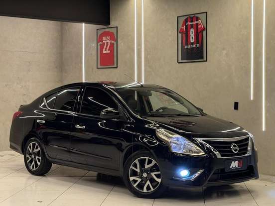 NISSAN-VERSA-2017