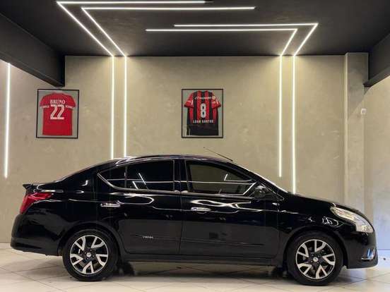 NISSAN-VERSA-1.6 16V FLEXSTART UNIQUE 4P XTRONIC NISSAN-VERSA-2017