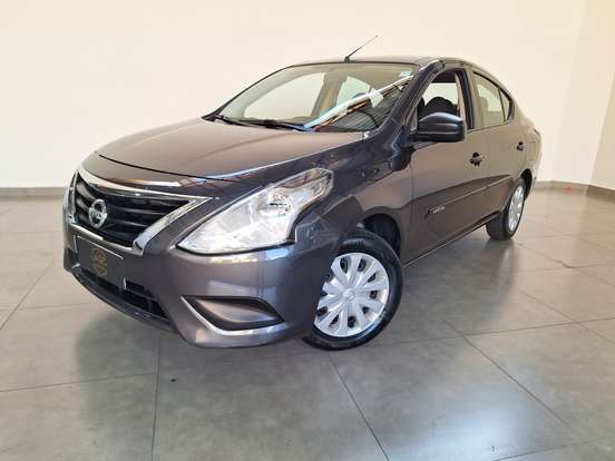 NISSAN-VERSA-2021