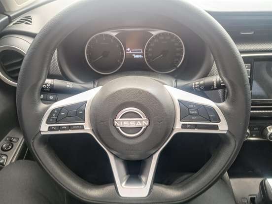 NISSAN-KICKS-2023