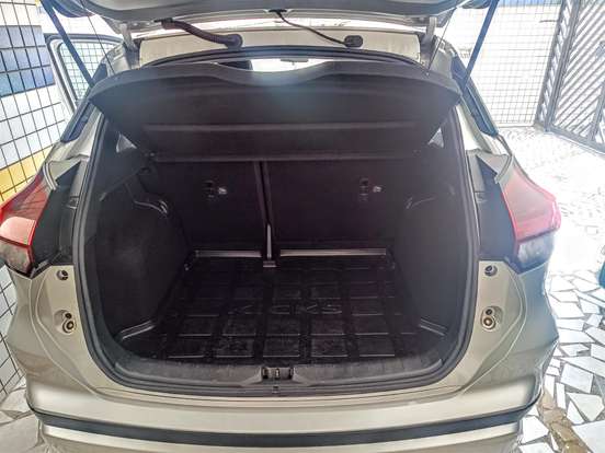 NISSAN-KICKS-2023