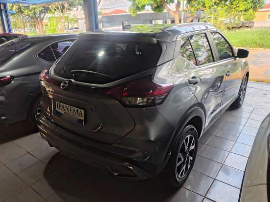 NISSAN-KICKS-2022