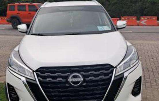 NISSAN-KICKS-2023