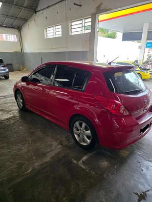 NISSAN-TIIDA-2011