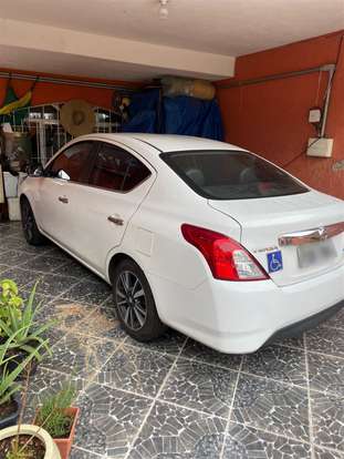 NISSAN-VERSA-2018