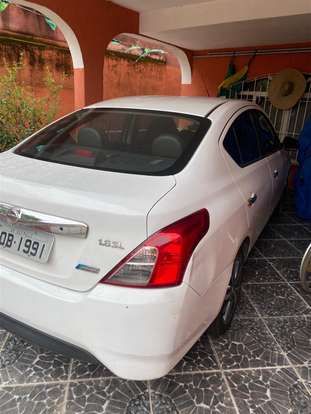 NISSAN-VERSA-2018