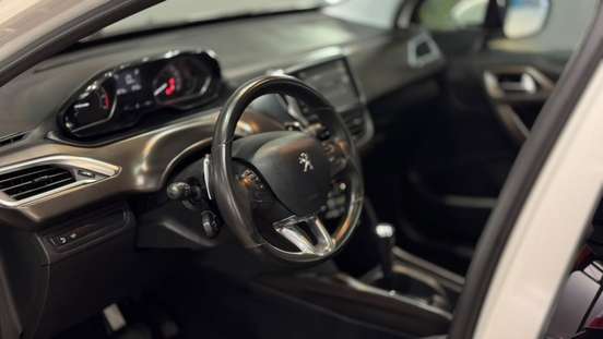 PEUGEOT-2008-1.6 16V FLEX GRIFFE 4P AUTOMÁTICO PEUGEOT-2008-2016