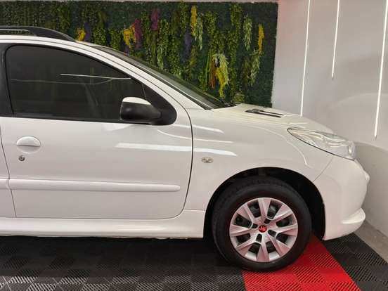 PEUGEOT-207-2012