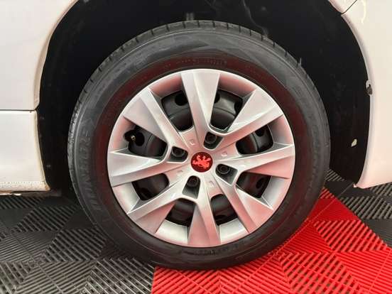 PEUGEOT-207-1.4 XR SPORT SW 8V FLEX 4P MANUAL PEUGEOT-207-2012