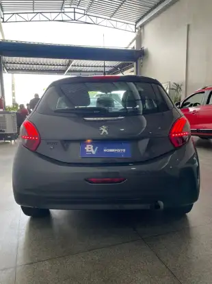 PEUGEOT-208-2018