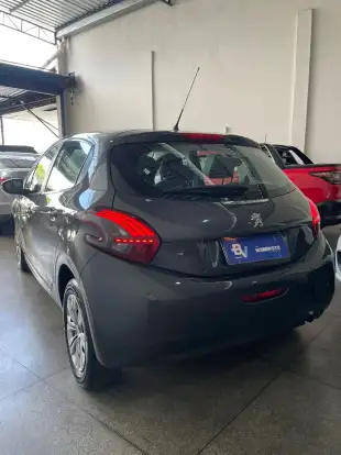 PEUGEOT-208-2018