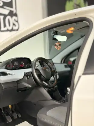 PEUGEOT-208-2014