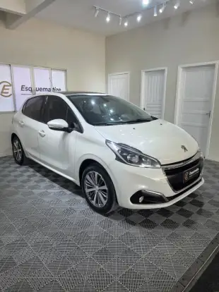 PEUGEOT-208-2018