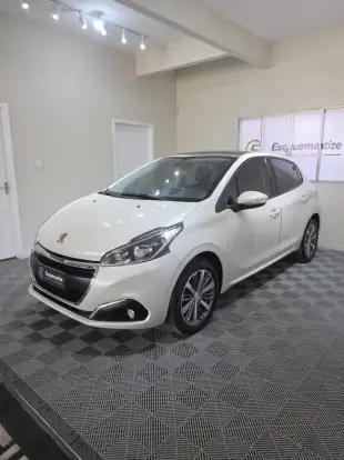 PEUGEOT-208-2018