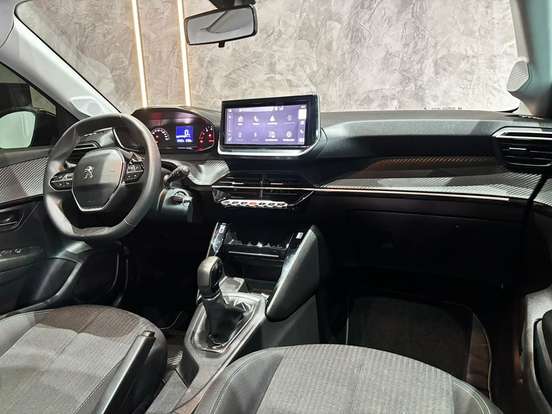 PEUGEOT-208-2022