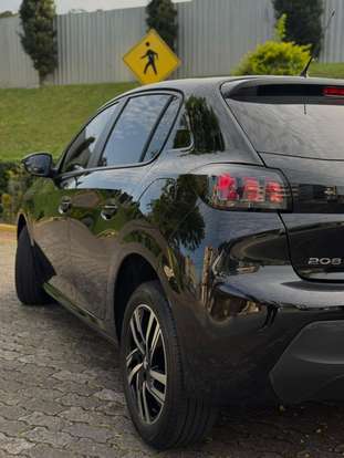 PEUGEOT-208-2023