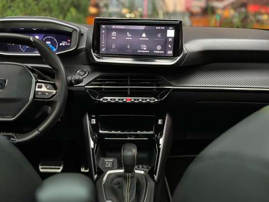 PEUGEOT-208-2025