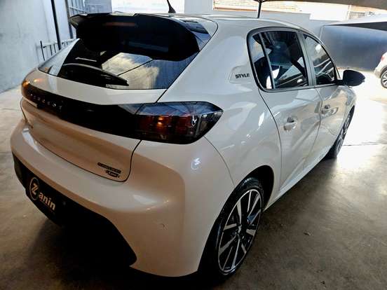 PEUGEOT-208-2023