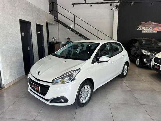 PEUGEOT-208-2016