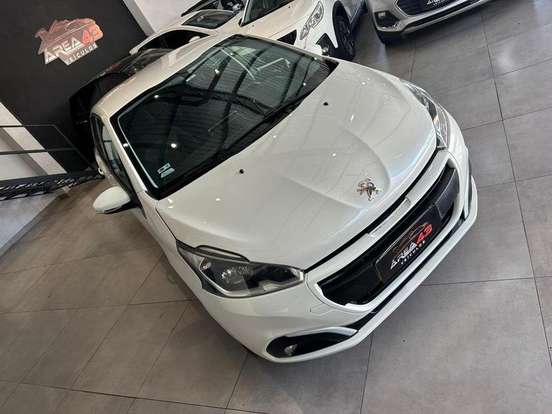 PEUGEOT-208-2016