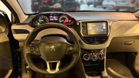 PEUGEOT-208-2014