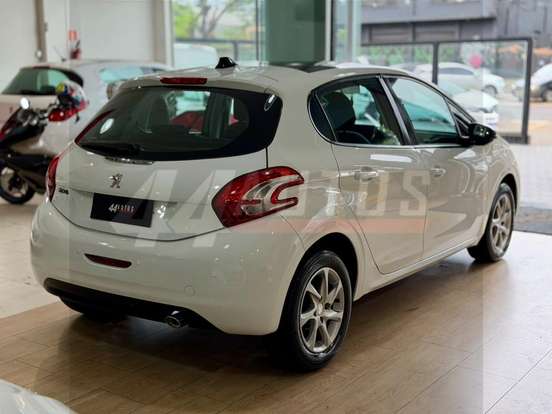 PEUGEOT-208-2015