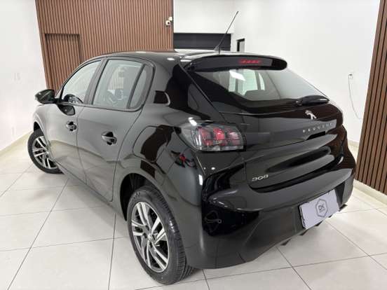 PEUGEOT-208-2021