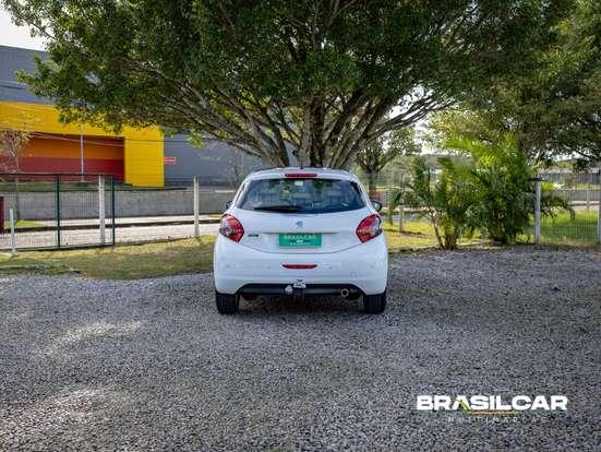 PEUGEOT-208-2017