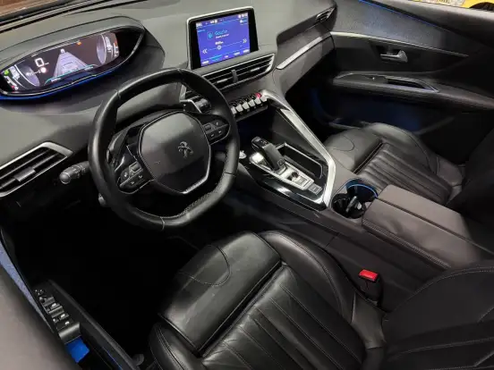 PEUGEOT-3008-2018