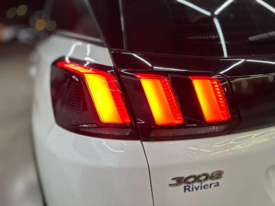 PEUGEOT-3008-2018
