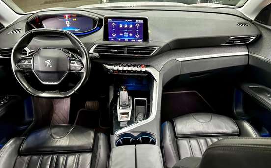 PEUGEOT-3008-2018