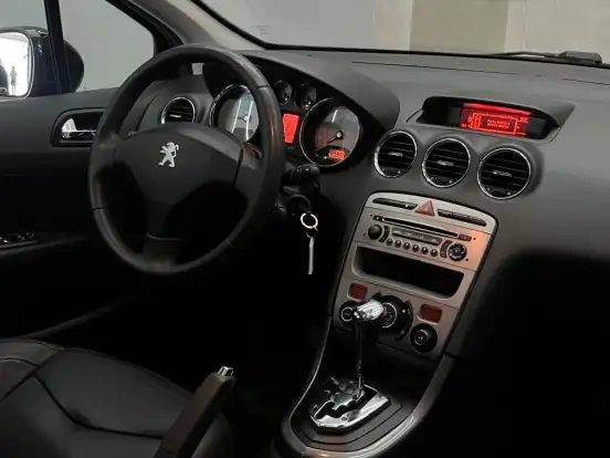 PEUGEOT-308-2.0 ALLURE 16V FLEX 4P AUTOMÁTICO PEUGEOT-308-2013