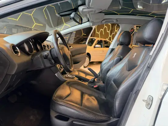 PEUGEOT-308-2012