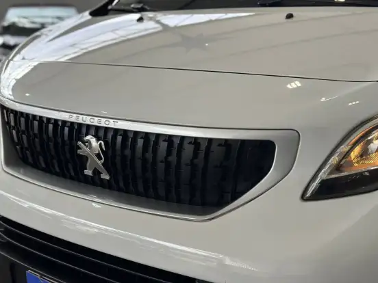 PEUGEOT-EXPERT-2021