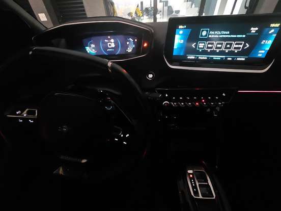 PEUGEOT-2008-50 KW ELÉTRICO E-GT PEUGEOT-2008-2023
