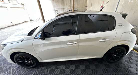 PEUGEOT-208-2023
