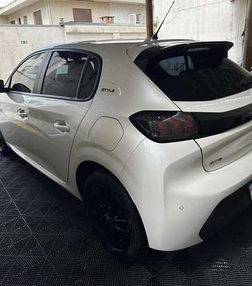 PEUGEOT-208-2023