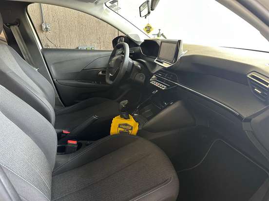 PEUGEOT-208-2023