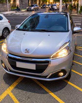 PEUGEOT 208 1.6 GRIFFE 16V FLEX 4P AUTOMÁTICO