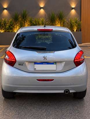 PEUGEOT-208-1.6 GRIFFE 16V FLEX 4P AUTOMÁTICO PEUGEOT-208-2018