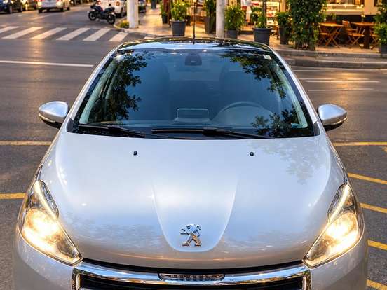 PEUGEOT-208-1.6 GRIFFE 16V FLEX 4P AUTOMÁTICO PEUGEOT-208-2018