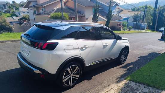 PEUGEOT-3008-2019