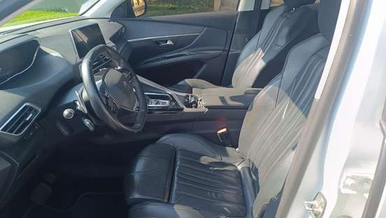 PEUGEOT-3008-2019